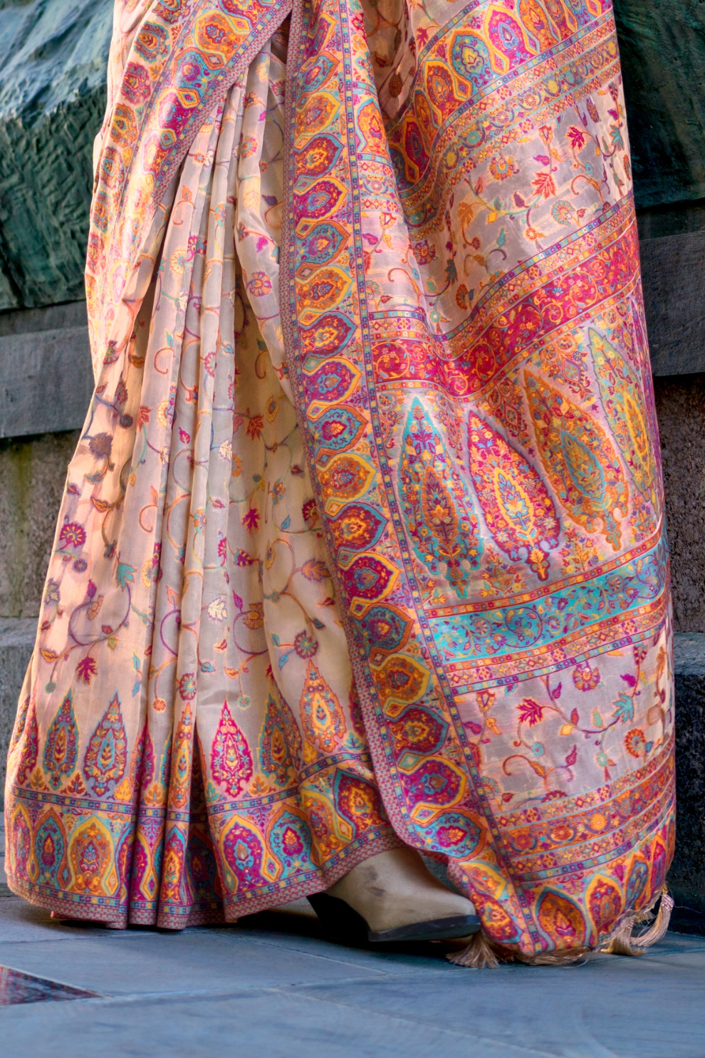 Kashneer Silk Organza Saree with Fine Handloom Weaving