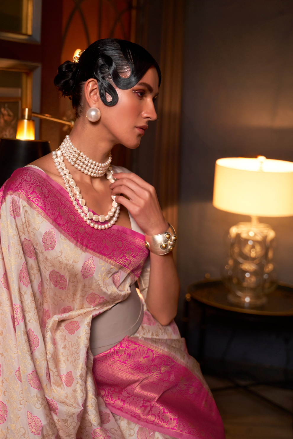 Elegant Pure Chaap Silk Saree with Weaving Detailing