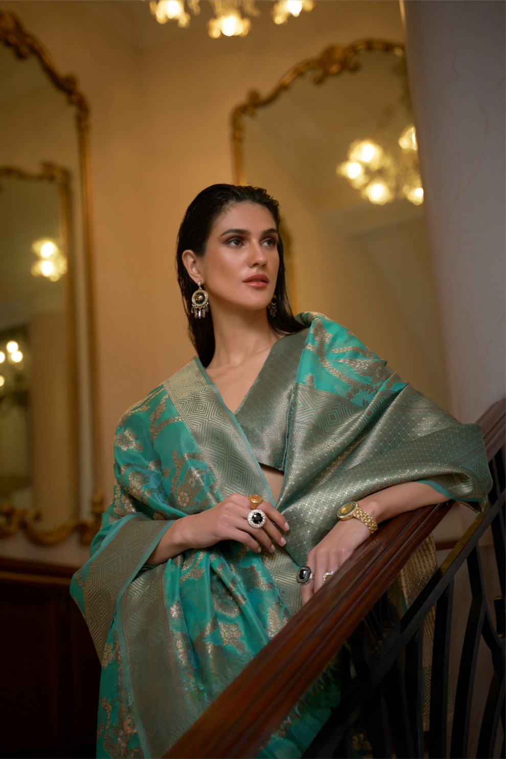 Organza Handloom Saree with Intricate Zari Weaving