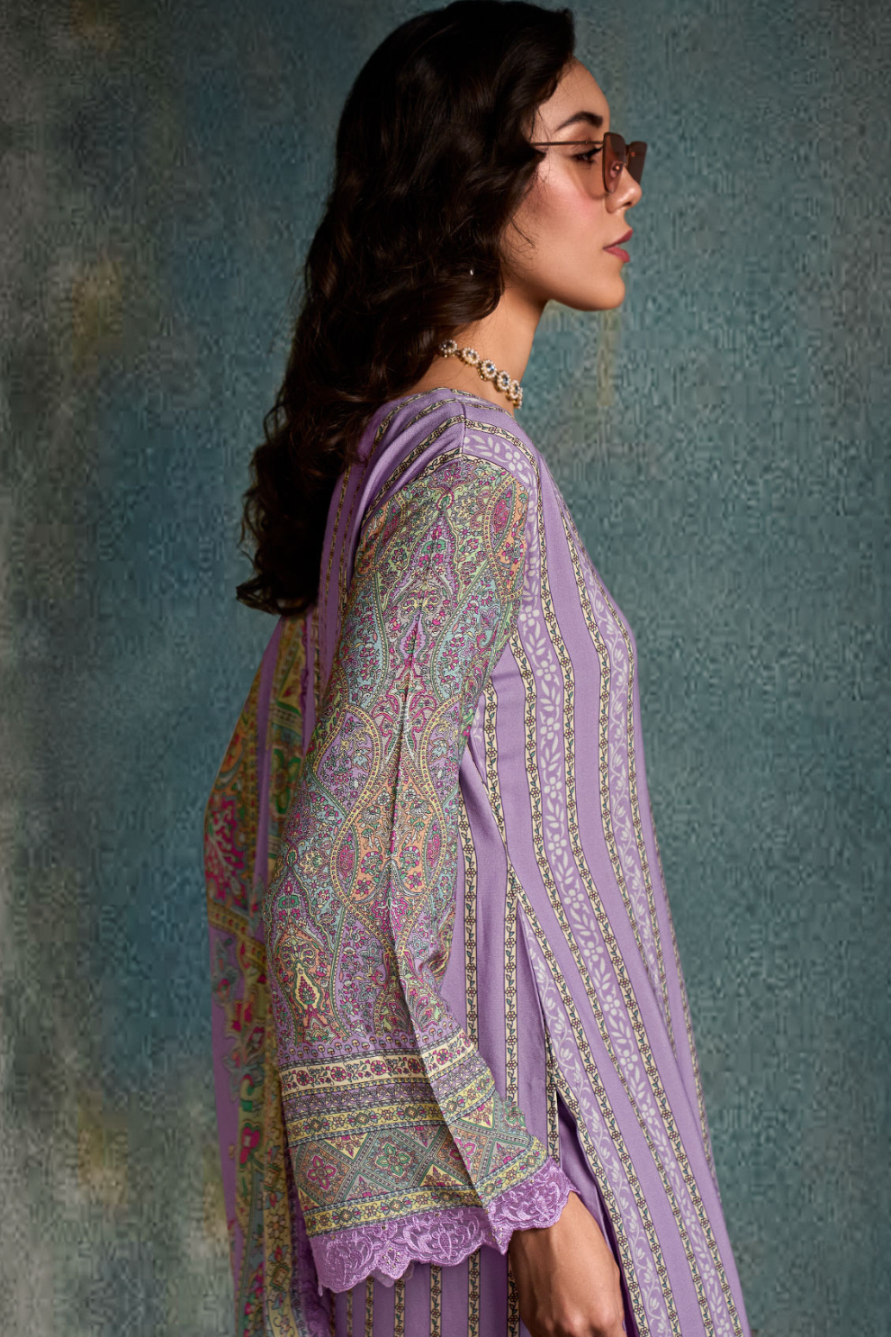 Lavender Straight Cut Salwar Suit with Digital Print Elegance
