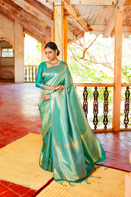 Kanjeevaram Handloom Silk Saree with Rich Traditional Weaving