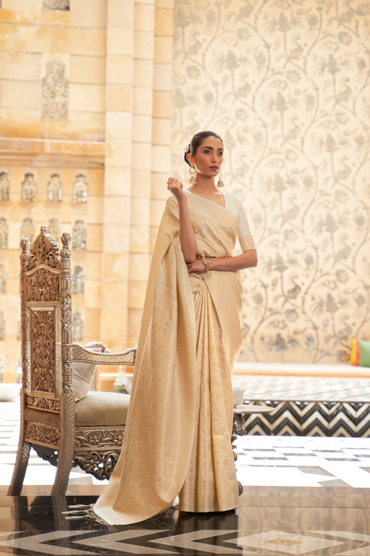 Royal Kanjivaram Silk Saree with Classic Zari Weaving Work