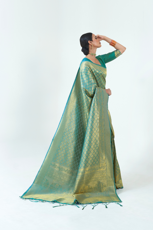 Kanjivaram Silk Saree with Traditional Handloom Weaving Art