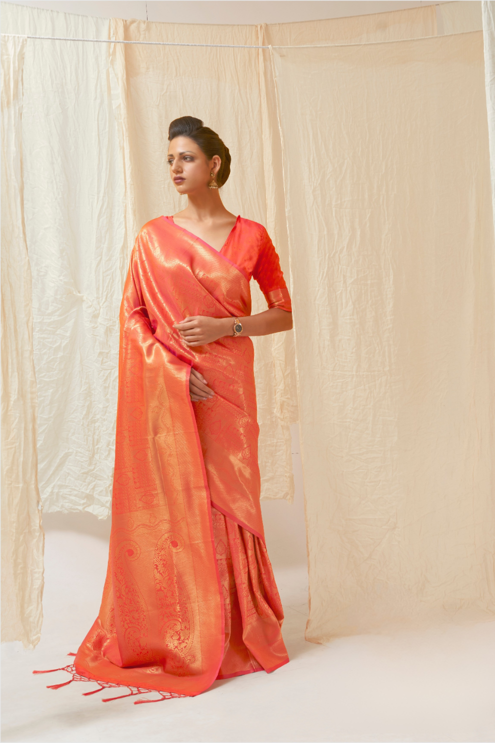 Kanjivaram Silk Saree with Traditional Handloom Weaving Art