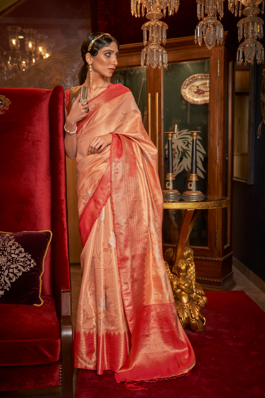 Traditional Handloom Saree with Elegant Weaving Patterns