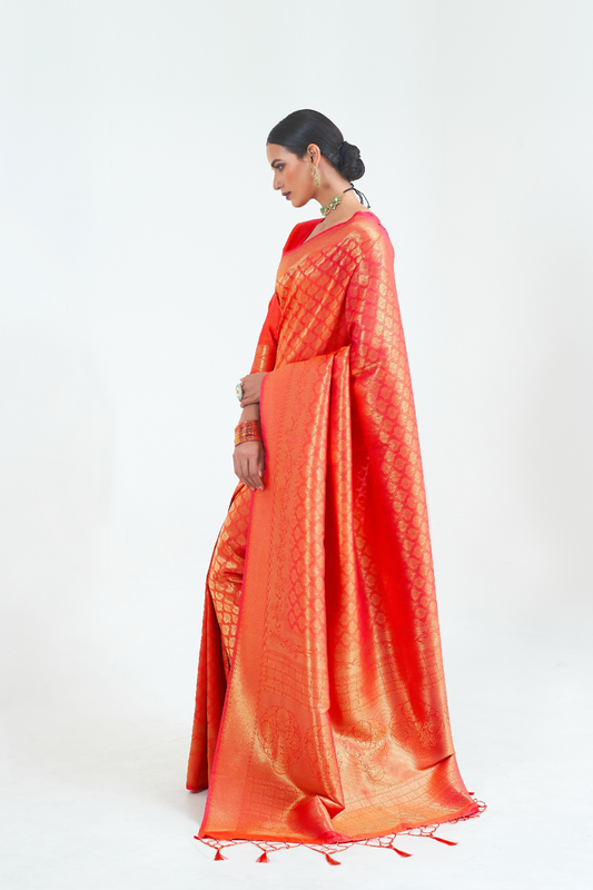 Kanjivaram Silk Saree with Traditional Handloom Weaving Art