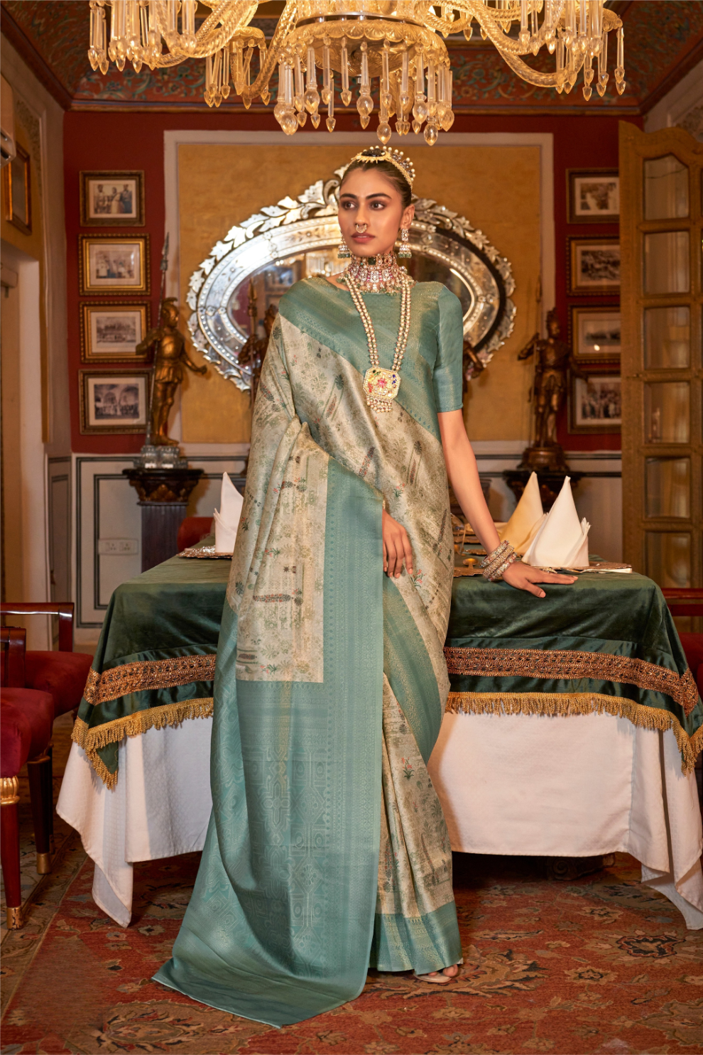 Elegant Silk Blend Saree with Kanjivaram Weave
