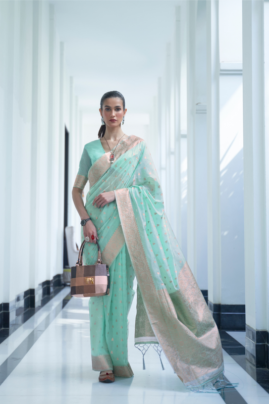 Elegant Mukaish Saree with Traditional Handloom Weaving
