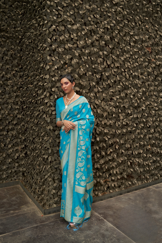 Designer Two-Tone Weaving Saree in Nylon Chinon
