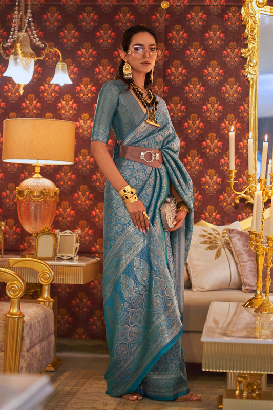 Traditional Kanchipuram Silk Saree with Handloom Weaving Elegance