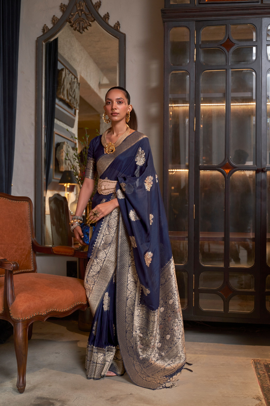 Graceful Georgette Silk Saree with Zari Woven Detailing