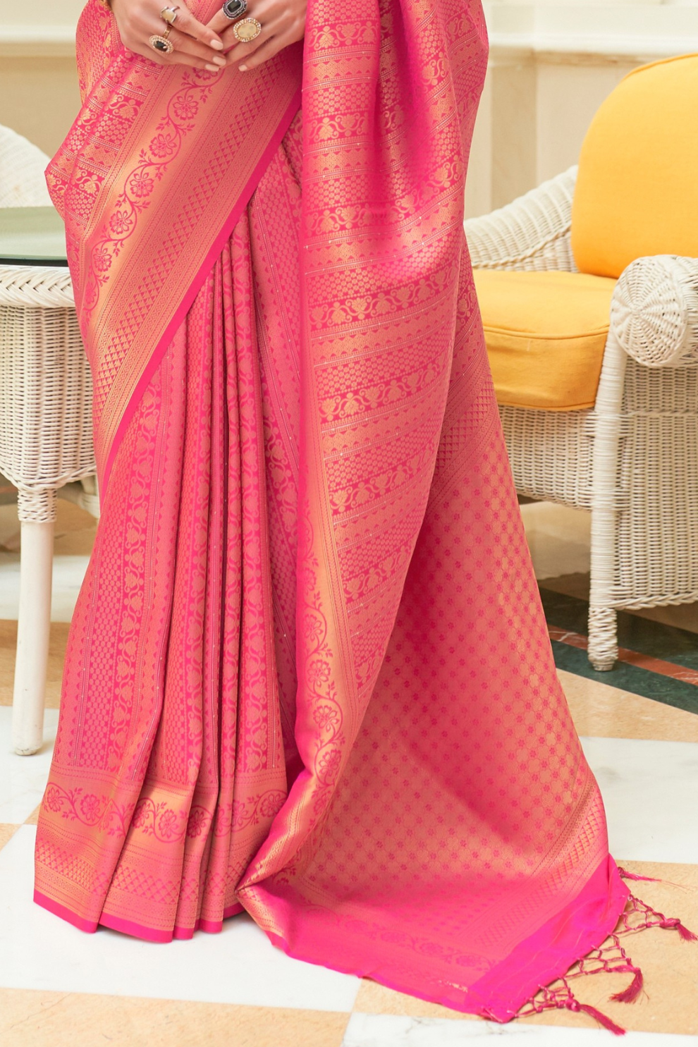 Traditional Zari Woven Silk Saree with Rich Ethnic Appeal