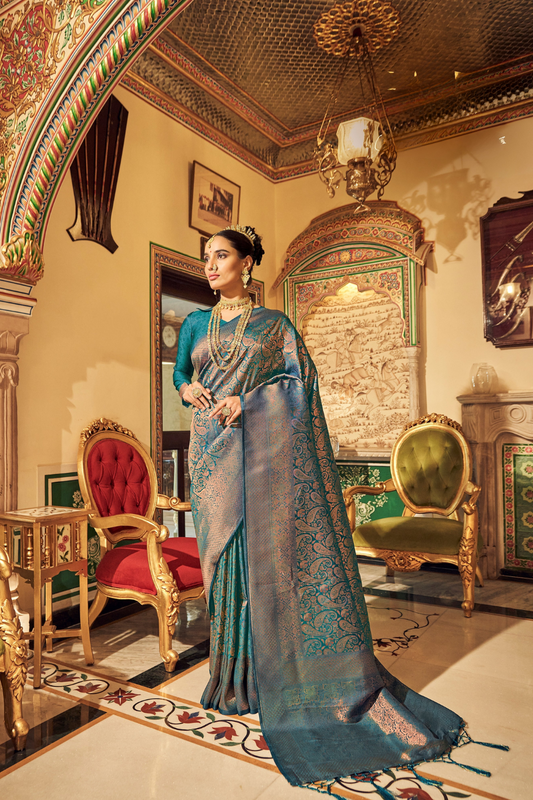 Graceful Loom Pure Handloom Silk Saree in Luxurious Soft Finish - LaVante Fashion