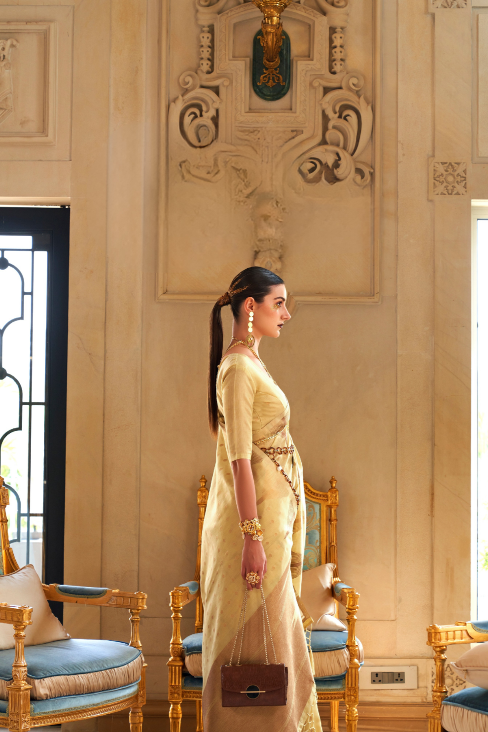 Handwoven Tissue Silk Saree with Elegant Weaving Work