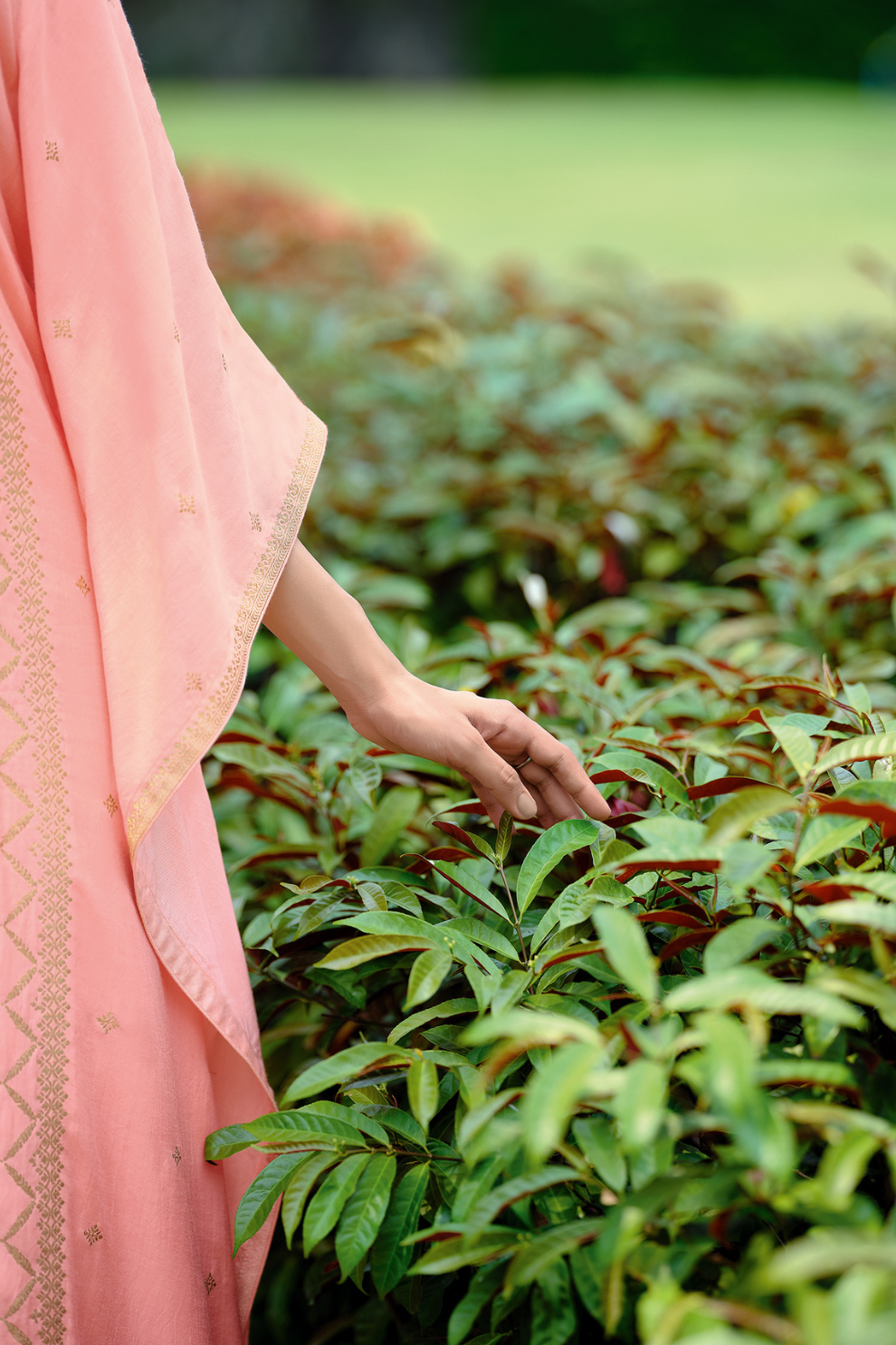 Elegant Viscose Woven Kaftan with Handwork Detailing