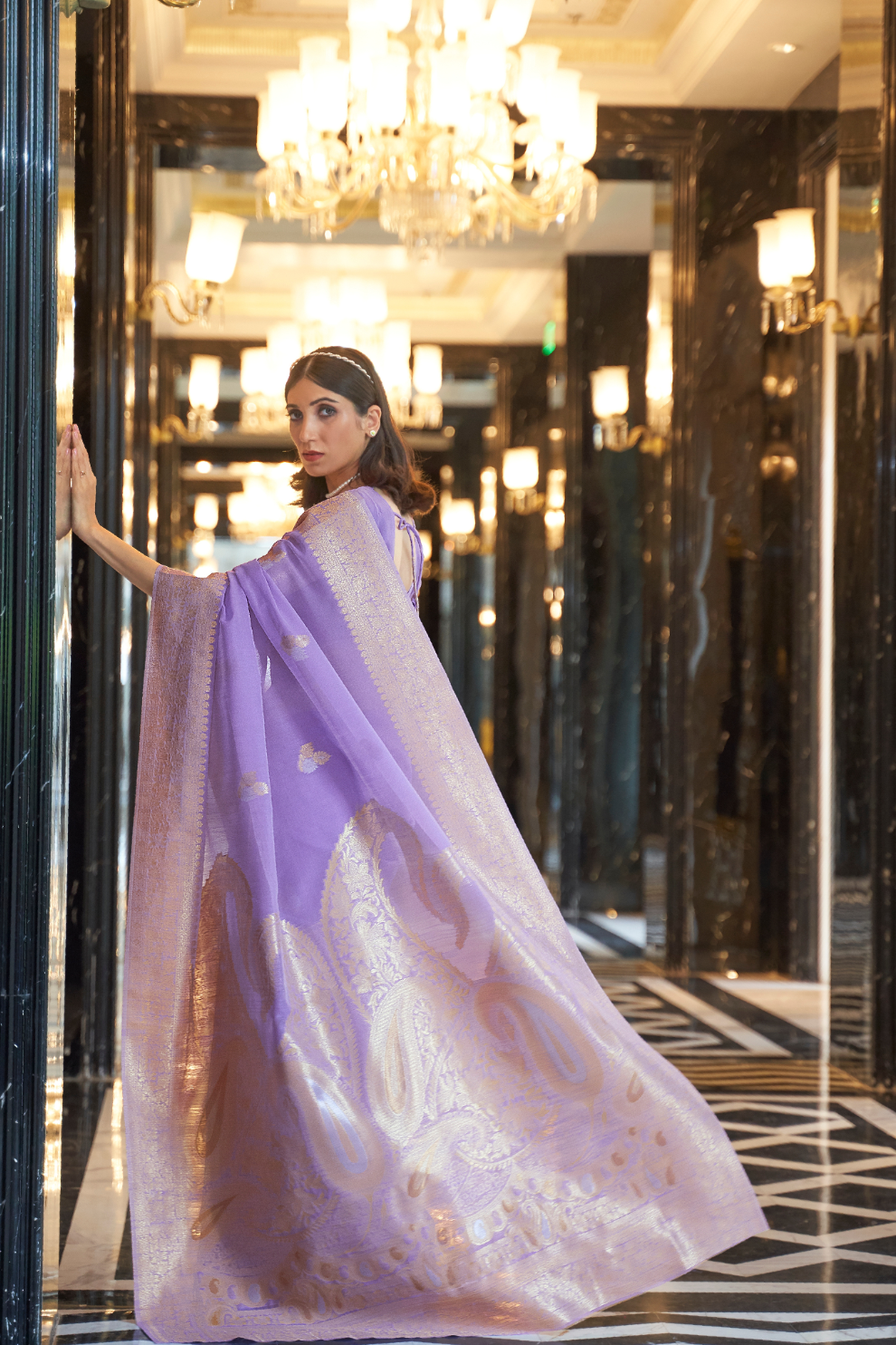 Pure Linen Saree with Elegant Handwoven Weaving Pattern