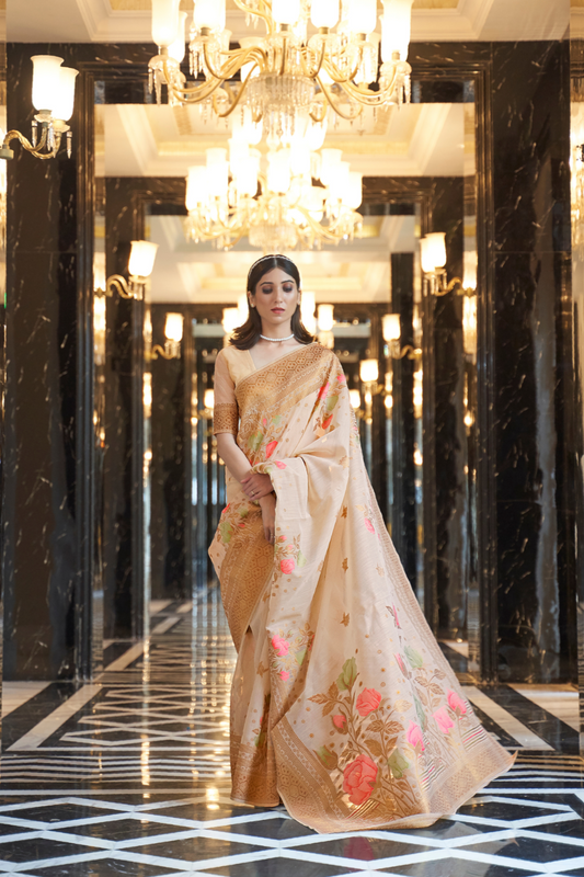 Pure Linen Saree with Elegant Handwoven Weaving Pattern