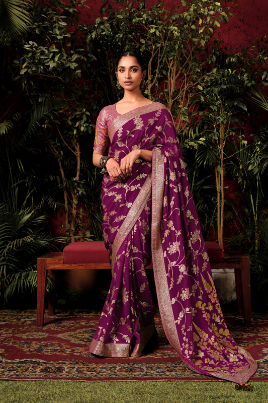 Graceful Dola Silk Saree with Intricate Zari Weaving Design