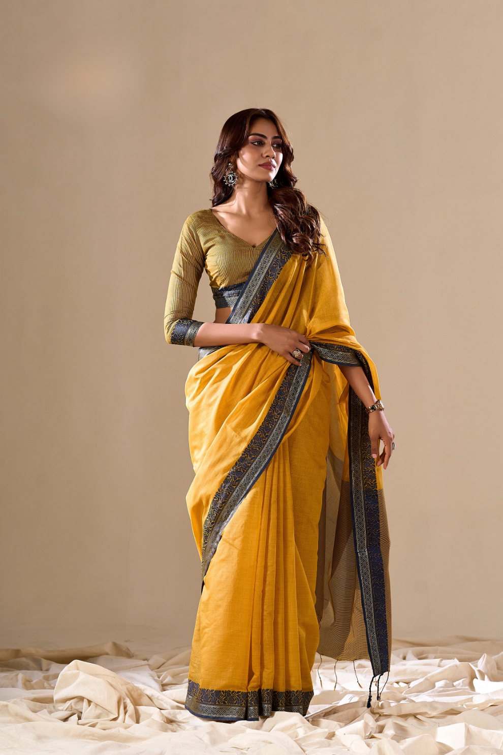 Handloom Cotton Fabric with Contrast Border - LaVante Fashion