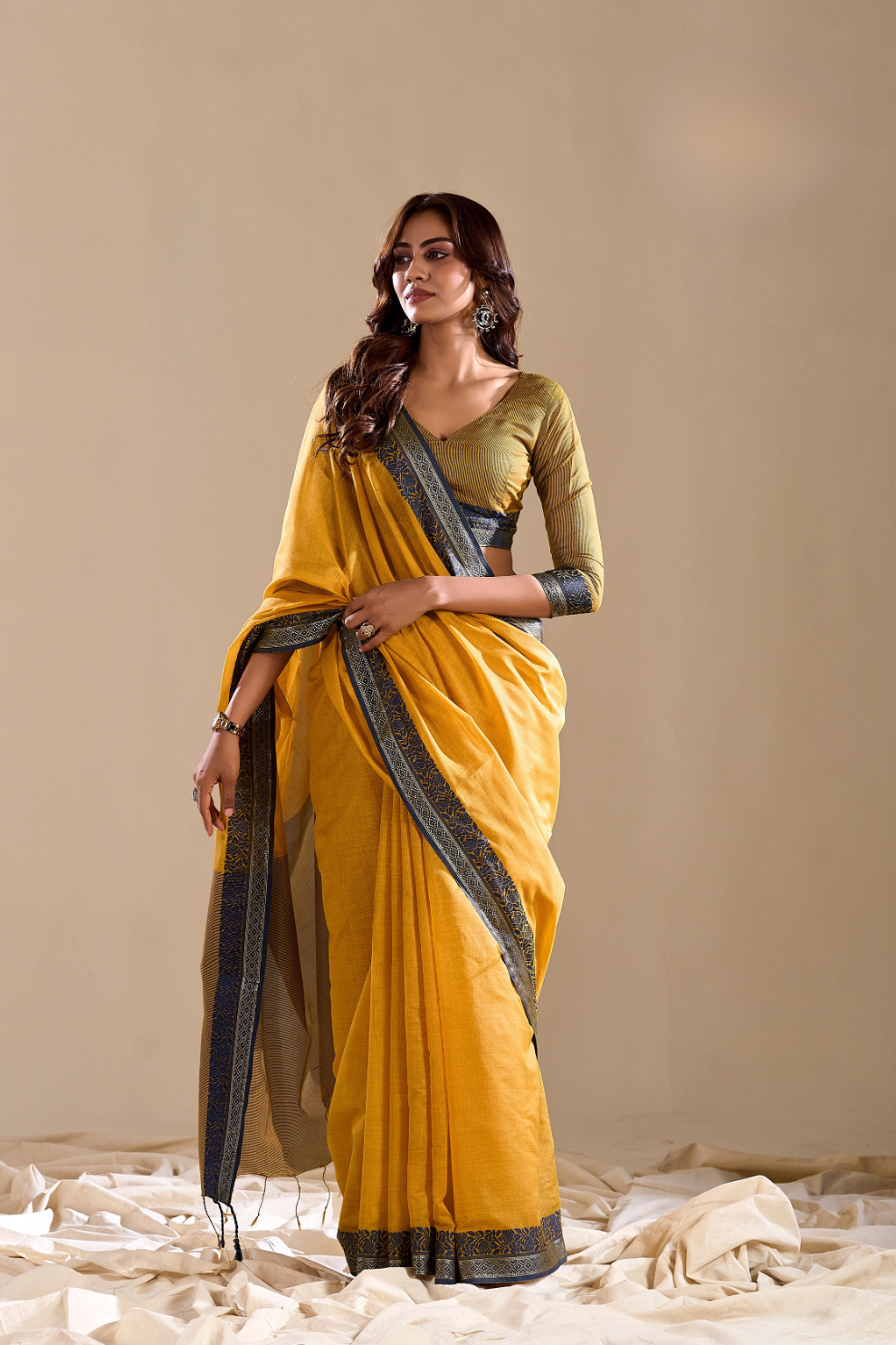 Handloom Cotton Fabric with Contrast Border - LaVante Fashion