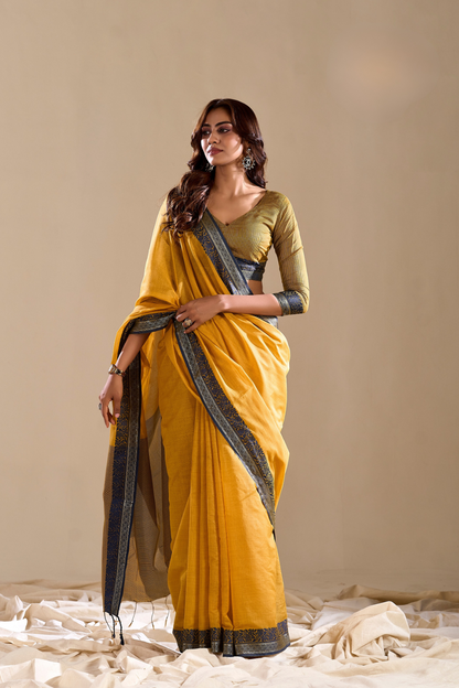 Handloom Cotton Fabric with Contrast Border - LaVante Fashion