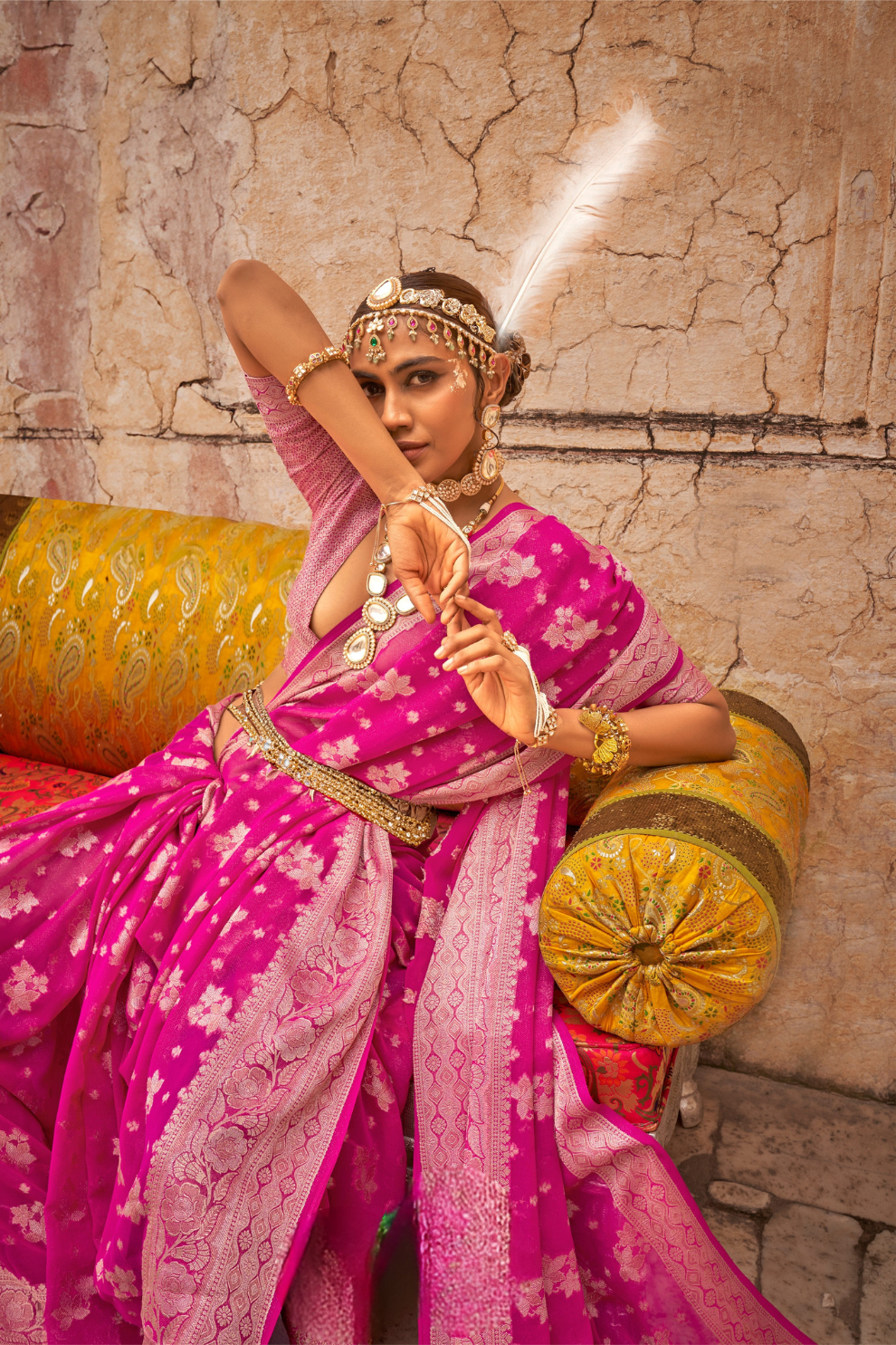 Georgette Saree with Soft Touch Finish and Ethnic Buta Design