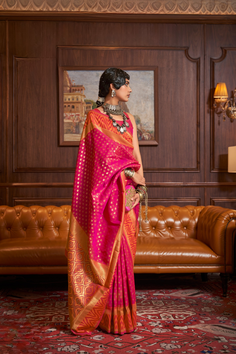 Elegant Handloom Saree with Traditional Zari Weaving