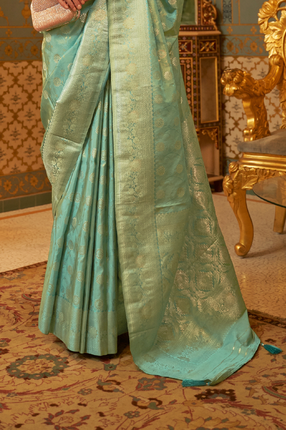 Timeless Handloom Weaving Silk Saree with Traditional Craftsmanship