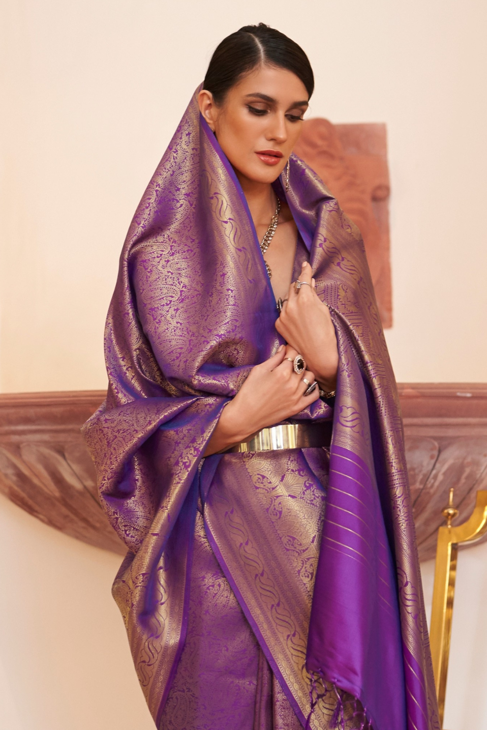 Handloom Banarasi Weaving Silk Saree with Traditional Elegance