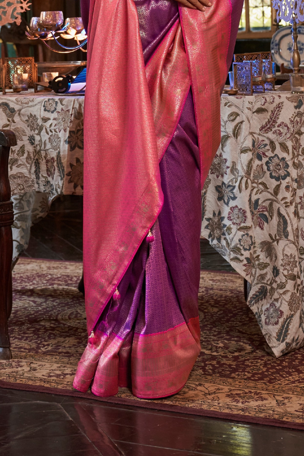 Graceful Kanjeevaram Silk Blend Saree with Motif Work