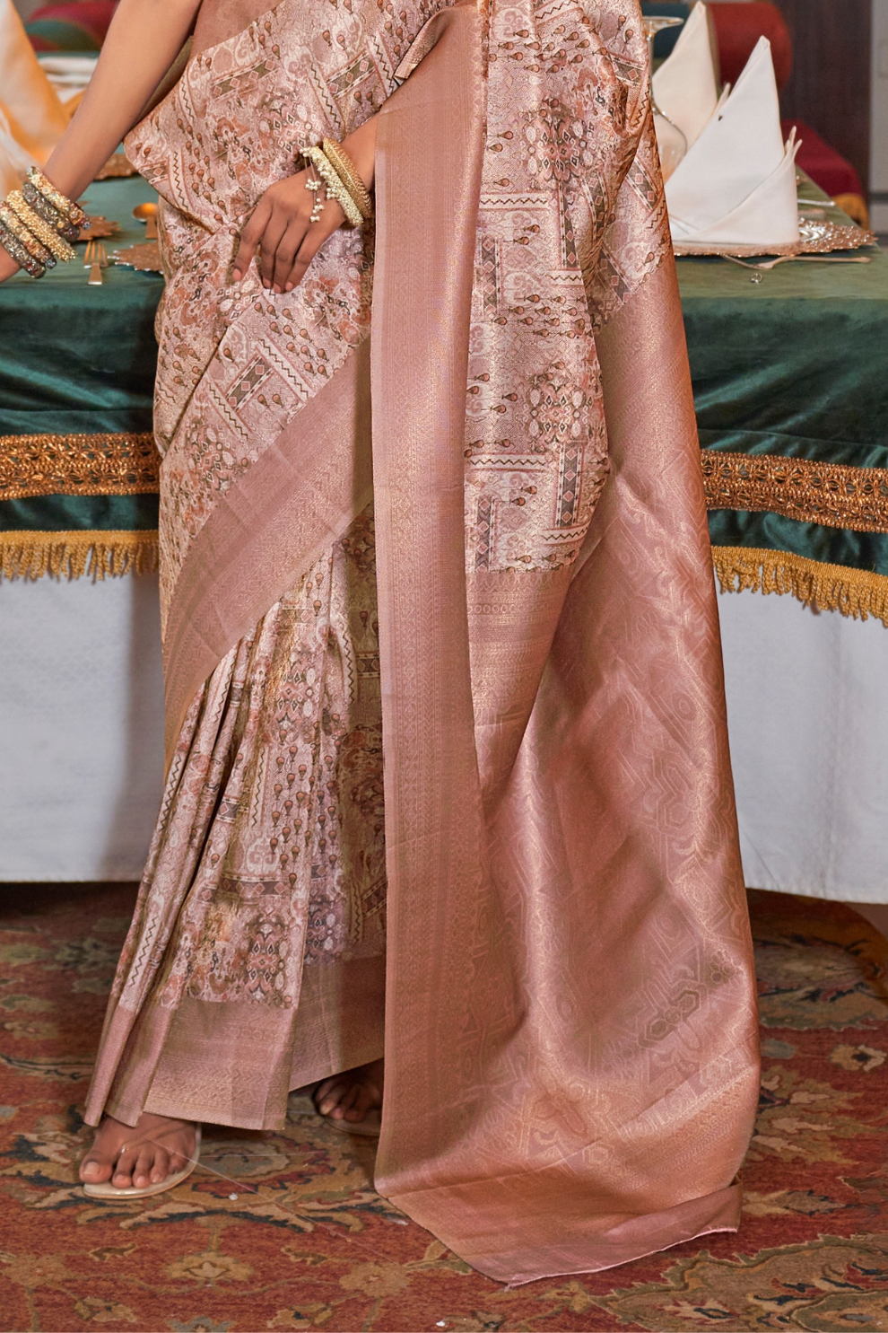 Elegant Silk Blend Saree with Kanjivaram Weave