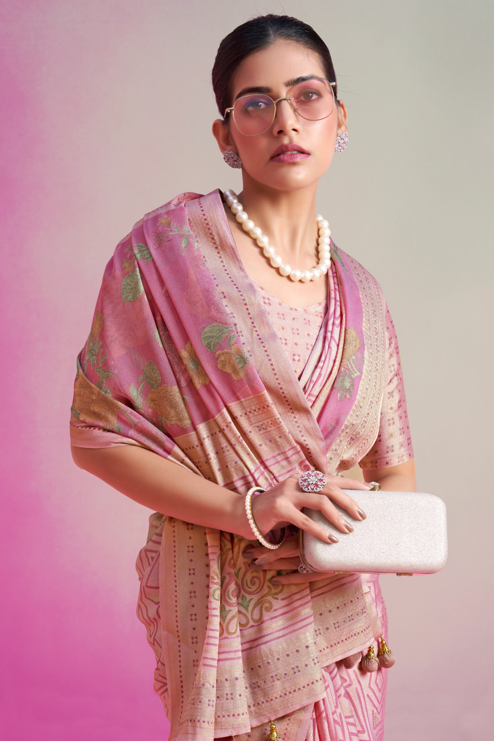 Luxury Georgette Saree Featuring Burnout Detailing