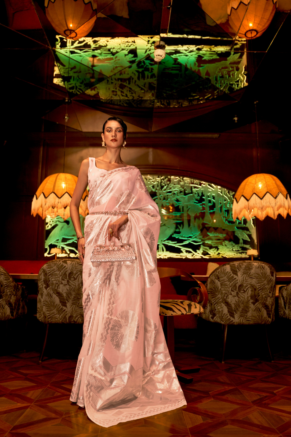 Elegant Handloom Saree with Traditional Woven Design