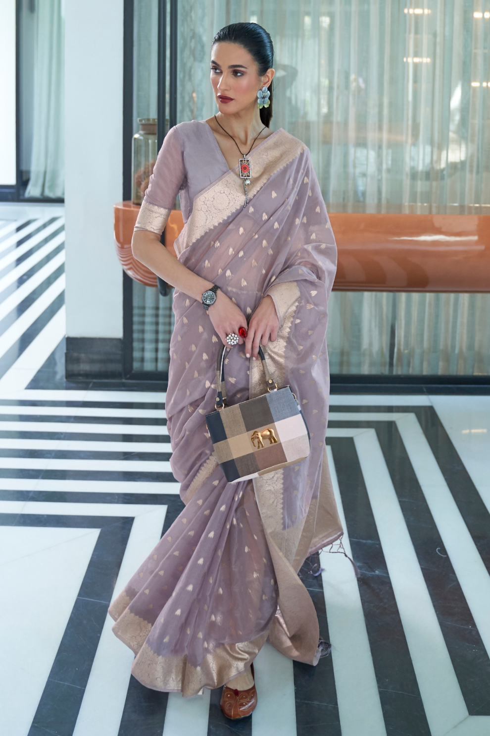 Elegant Mukaish Saree with Traditional Handloom Weaving