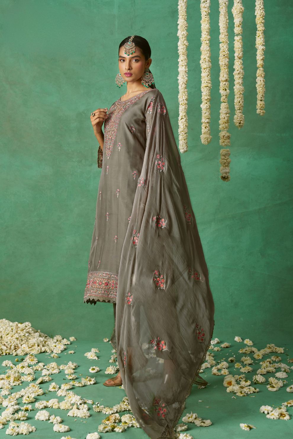 Graceful  Multi-Thread Embroidered Pant Suit