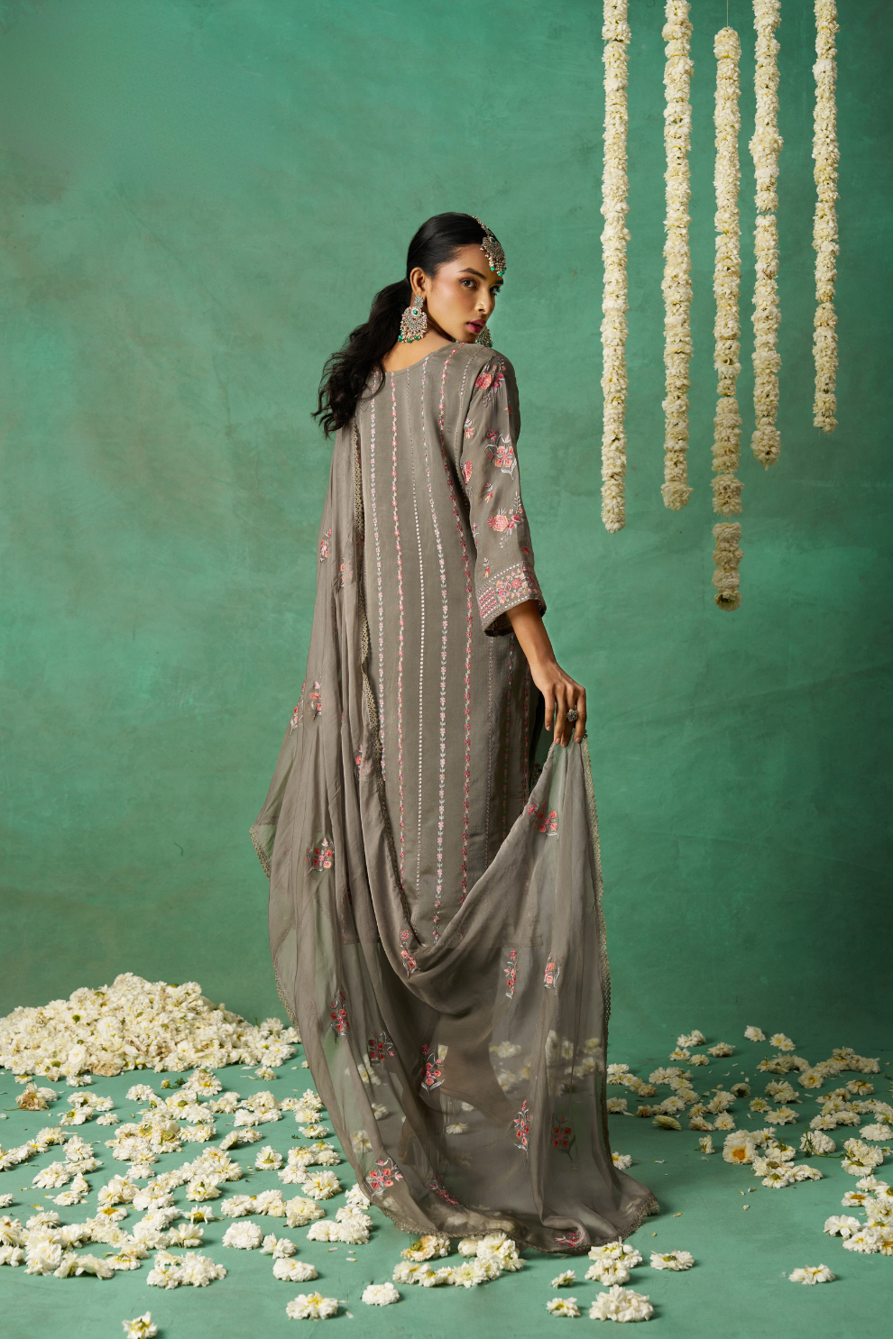 Graceful  Multi-Thread Embroidered Pant Suit