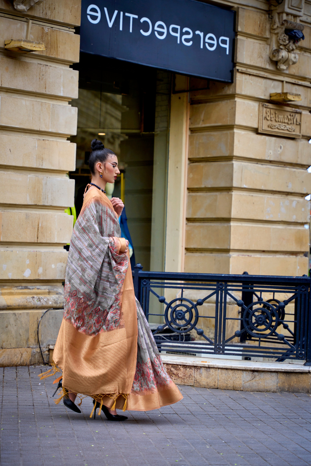 Poly Brasso Saree with Fine Handloom Weaving Detail