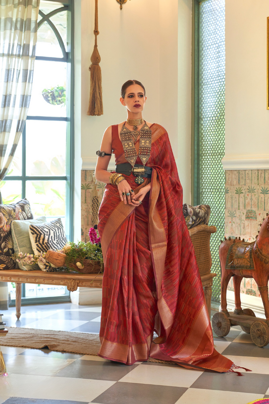 Pure Handloom Two Tone Organza Saree with Elegant Weaving