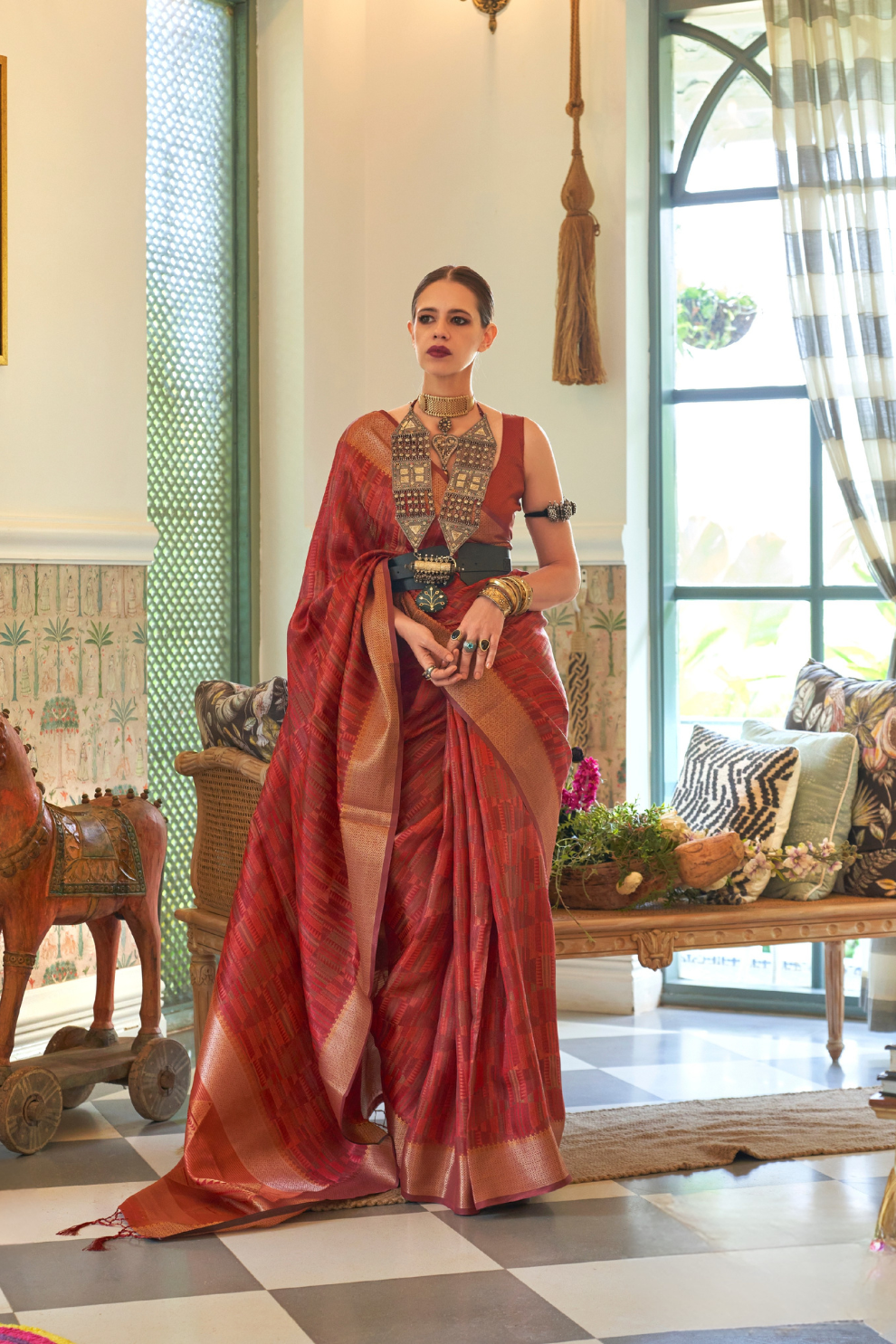 Pure Handloom Two Tone Organza Saree with Elegant Weaving