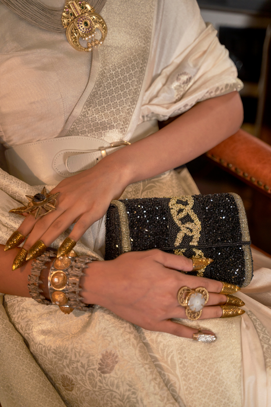 Graceful Georgette Silk Saree with Zari Woven Detailing