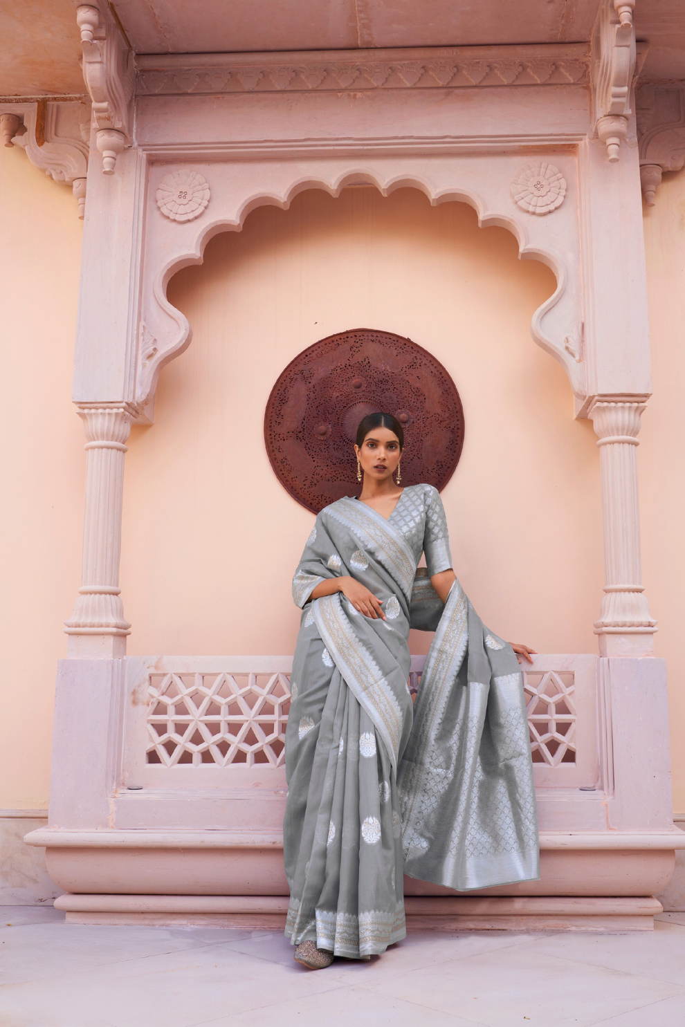 Pure Linen Silk Saree with Traditional Hand Weaving Design