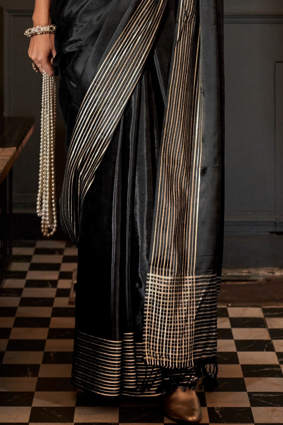 Pure Viscose Handloom Saree with Contrast Heavy Blouse