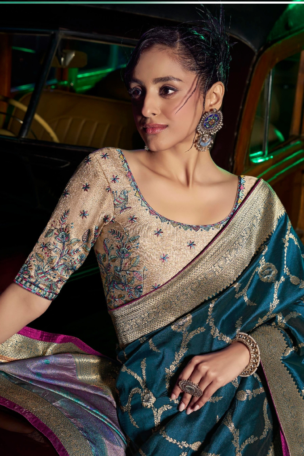 Pure Silk Saree with 3D Weaved Pallu and Heavy - LaVante Fashion