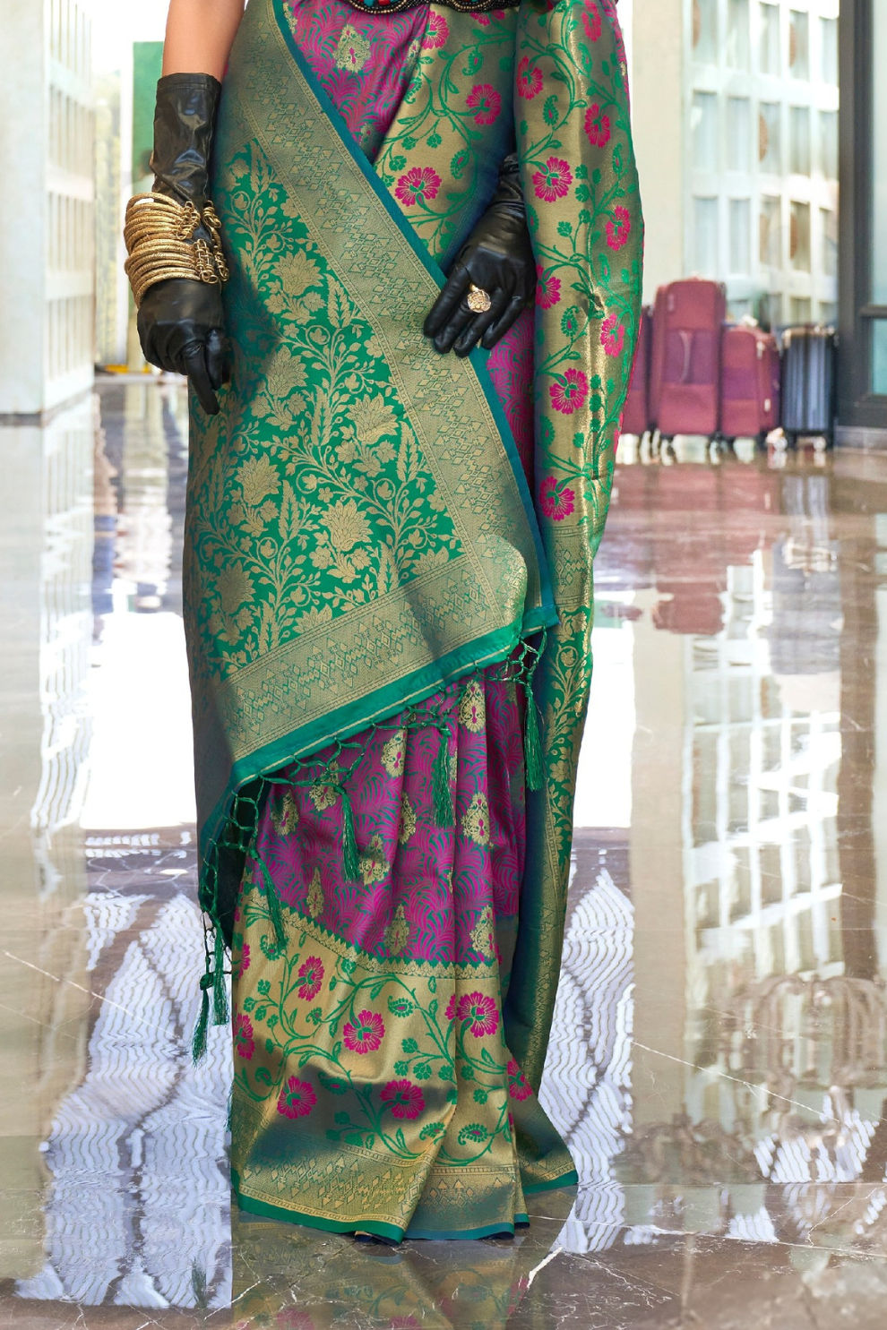 Timeless Woven Zari Silk Saree with Traditional Elegance