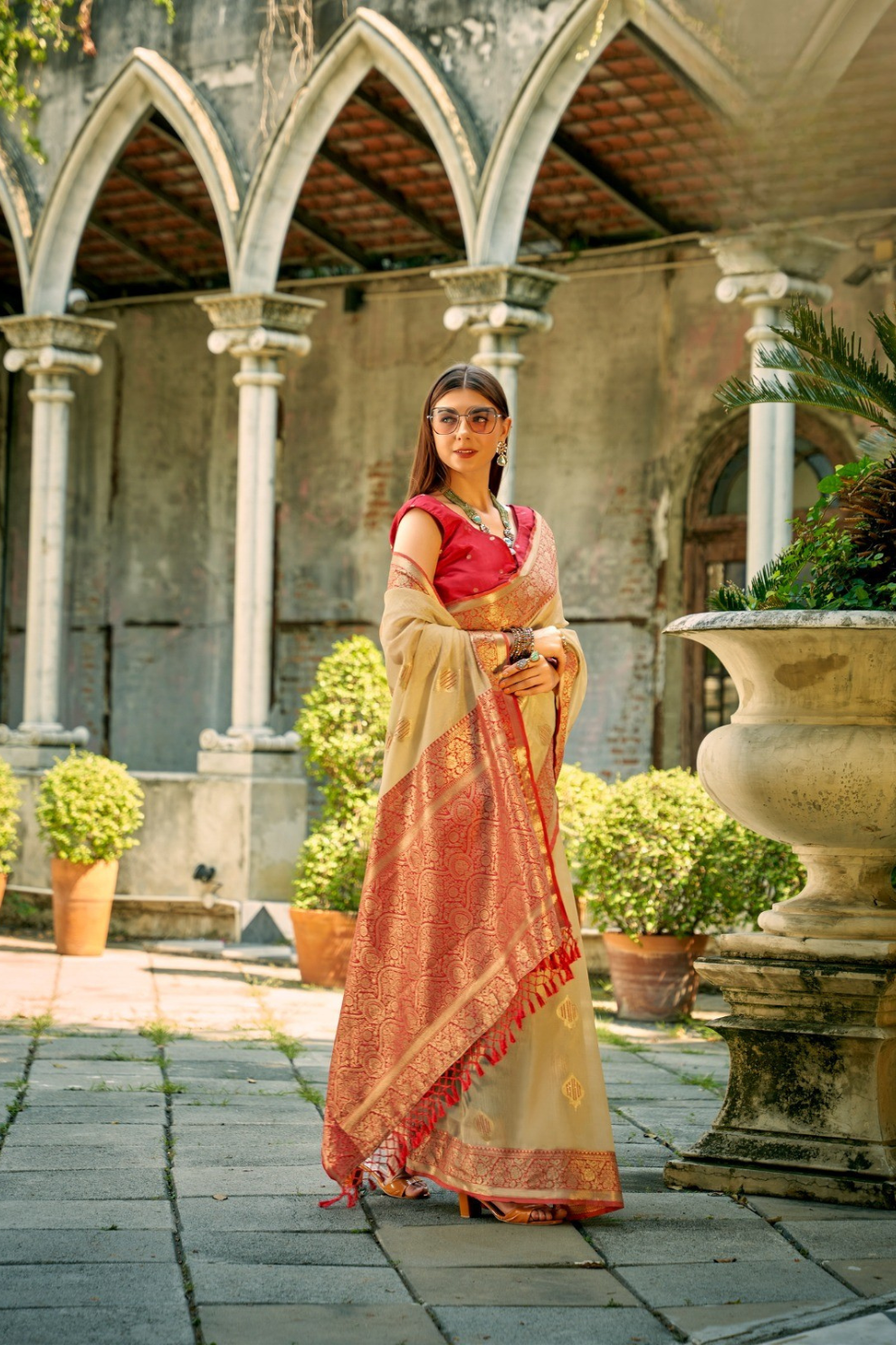 Elegant Soft Tissue Silk Draped in Traditional Zari Work - LaVante Fashion