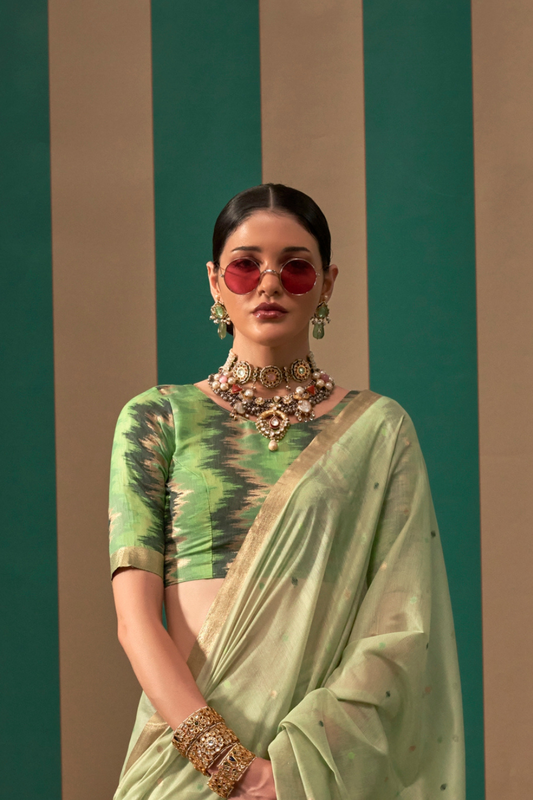 Graceful Spun Silk Saree with Handloom Weaving