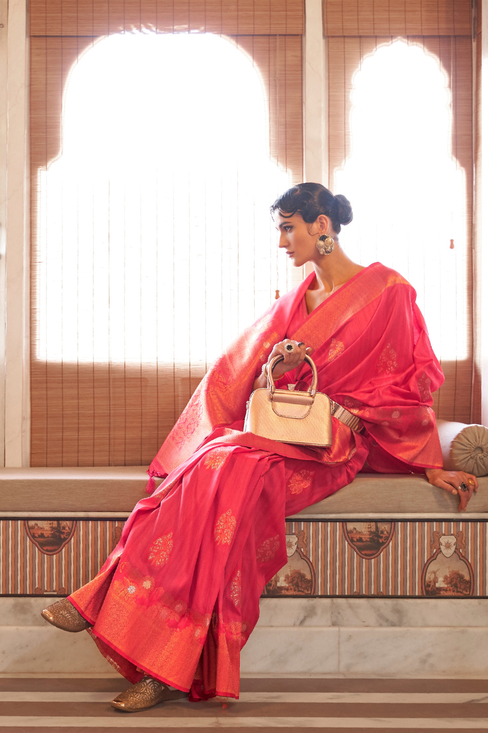 Banarasi Zari Saree with Floral Woven Design Elegance