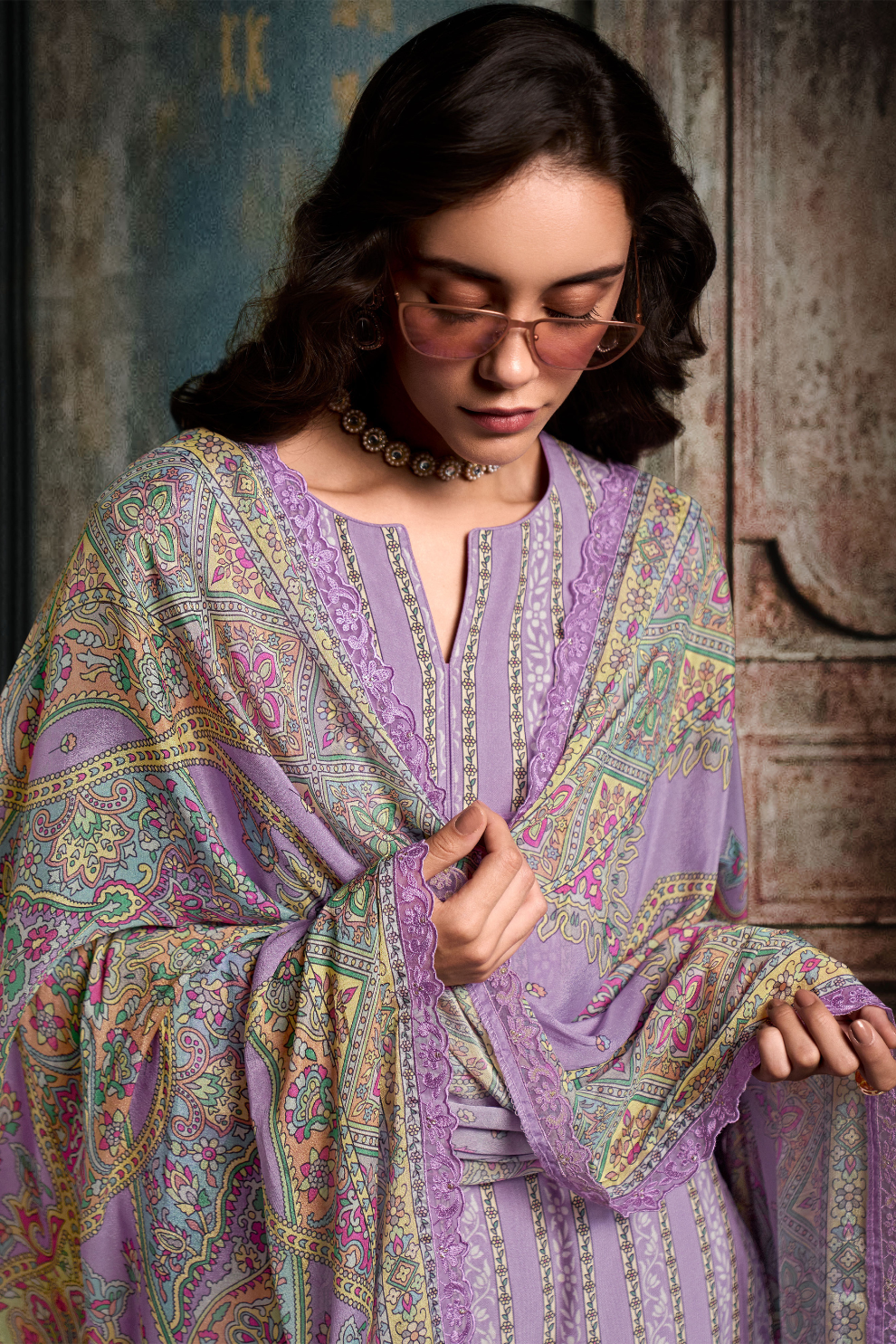 Lavender Straight Cut Salwar Suit with Digital Print Elegance