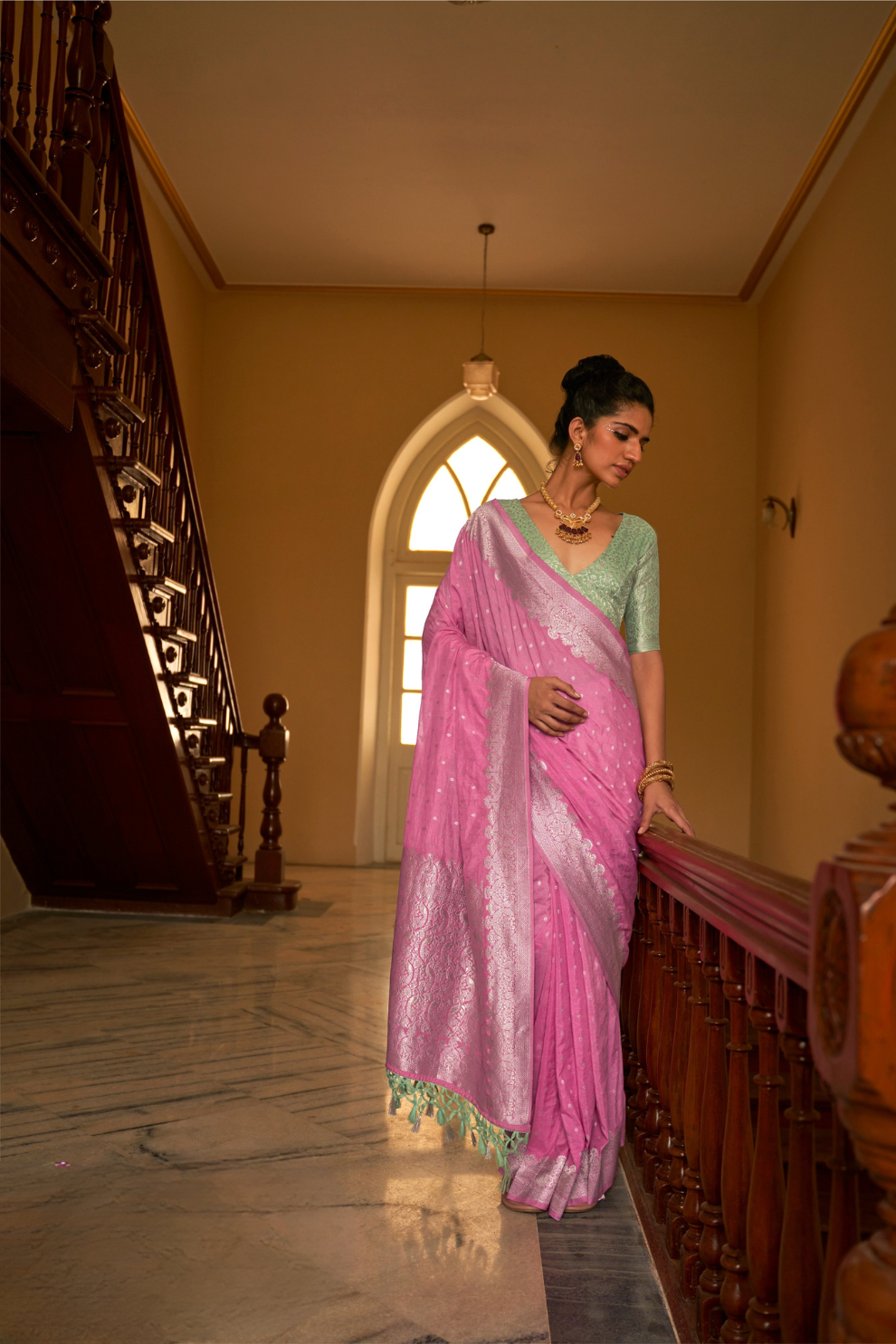 Nylon Crepe Saree with Zari Weaving for Festive Occasions
