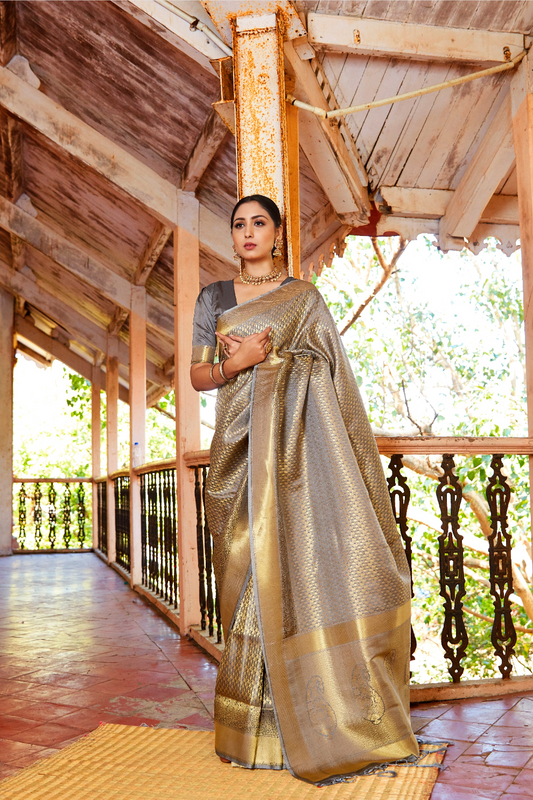 Kanjeevaram Handloom Silk Saree with Rich Traditional Weaving